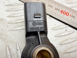 датчик детонации, ориг. номер 030905377C, 030905377D, 0261231146, 1205185, 0261231147, 0261231203, 550106, 60160, 6PG009108411, 87368, 93144, 95560612500, ESB1059FE, ESB1059KC, S107646001Z, YM2112A699BA, Audi A3 8P 2003-2005