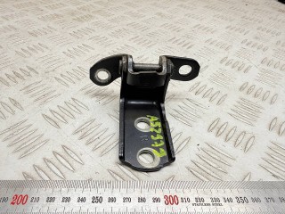 петля двери задней правой Toyota RAV4 3 поколение XA30 2005-2008, 6877052031
