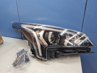 Фара правая, ориг. номер ST22311R20DR, KIA Rio 2015-2017