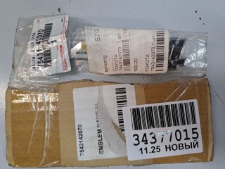 Эмблема двери багажника Toyota RAV 4 2008-2010