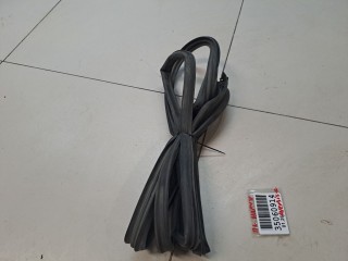 Уплотнитель двери передней левой, ориг. номер 6786205050, Toyota Avensis T25 2003-2006