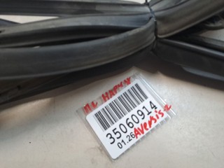 Уплотнитель двери передней левой, ориг. номер 6786205050, Toyota Avensis T25 2003-2006