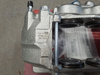 Суппорт тормозной передний левый, ориг. номер 77AK2403, Toyota Land Cruiser Prado 150 2009-2013