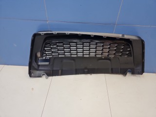 Решётка в бампер центральная, ориг. номер 8442822, Renault Duster 2010-2015
