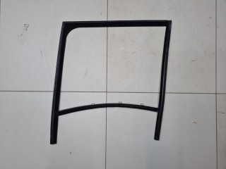 Уплотнитель стекла двери задний левый, ориг. номер LR034115, Land Rover Range Rover 2009-2012