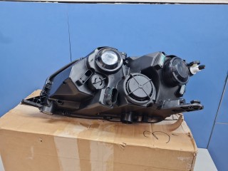 Фара правая, ориг. номер SHF12211, Skoda Rapid 2012-2017