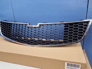 Решетка радиатора, ориг. номер SHF02761, Chevrolet Cruze 2012-2016