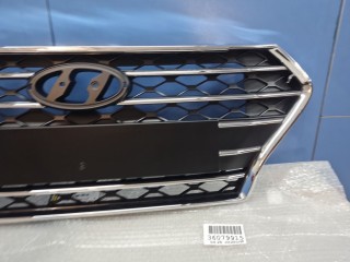 Решетка радиатора, ориг. номер SHF02747, Hyundai Solaris 2014-2017