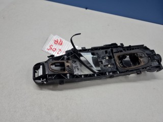 Кронштейн ручки двери правой Mercedes C-klasse W205 2014-2018