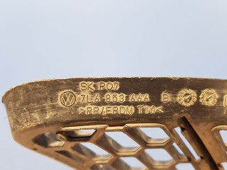 Заглушка птф в бампере правая, ориг. номер 7L6853666B, Volkswagen Touareg 2002-2007