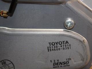 Моторчик стеклоочистителя заднего стекла, ориг. номер 8513047010, Toyota Prius W20