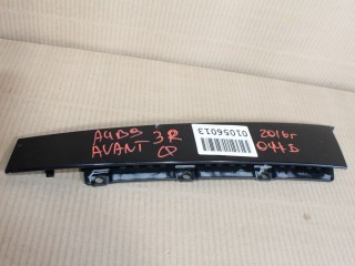 Накладка рамки двери задняя правая, ориг. номер 8W0839902A5FQ, Audi A4 B9 2015-2020