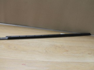 Молдинг стекла задней правой двери, ориг. номер 9811240480, Peugeot 3008 P84