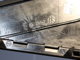 Накладка рамки двери задняя правая, ориг. номер 7P6839904C041, Volkswagen Touareg 2010-2014
