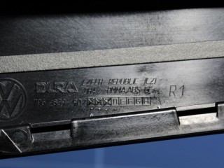 Накладка рамки двери задняя правая, ориг. номер 7P6839902C041, Volkswagen Touareg 2010-2014
