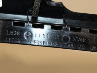 Накладка рамки двери задняя левая, ориг. номер LR050772, Land Rover Range Rover Evoque 2011-2015