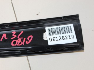 Накладка рамки двери задняя левая, ориг. номер 1T0839889A03C, Volkswagen Touran 2006-2010