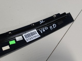 Накладка рамки двери задняя левая, ориг. номер 30784001, Volvo V60 (V60 Cross Country)
