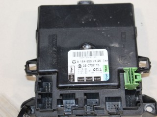 Блок комфорта передней правой двери, ориг. номер A1648207826, Mercedes M-klasse W164 ML