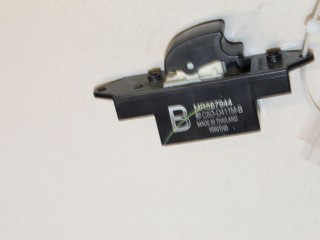 Кнопка стеклоподъемника, ориг. номер MR587944, Mitsubishi Lancer CX CY