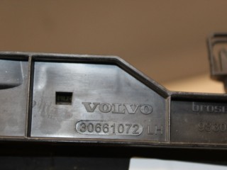 Кронштейн замка двери передний левый, ориг. номер 30661072, Volvo V70 2007-2013