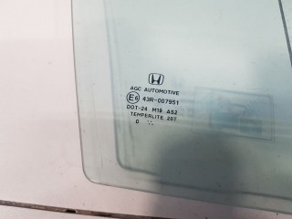 Стекло двери передней правой, ориг. номер 73300SMGE00, Honda Civic 5D