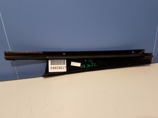 Накладка рамки двери задняя левая, ориг. номер 51357209715, BMW 5 F10 2009-2013
