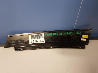 Накладка рамки двери задняя правая, ориг. номер 3T9839904, Skoda Superb 3T 2008-2013