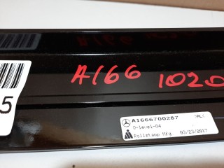 Накладка стекла заднего правого глухого, ориг. номер A1666700287, Mercedes GL-klasse X166 GL GLS 2012-2016
