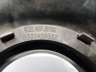 Решетка в бампер правая, ориг. номер 8321A601, Mitsubishi L200 KK KL