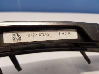 Накладка решетки в бампер левая, ориг. номер LR044737, Land Rover Range Rover 2009-2012