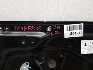 Кронштейн стеклоподъемника задней правой двери, ориг. номер 7L6839730E, Volkswagen Touareg 2002-2007
