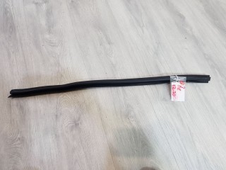Накладка стекла передней правой двери, ориг. номер 8U0837480B, Audi Q3 8U 2014-2018