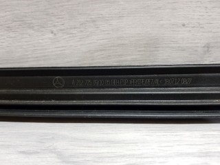 Накладка стекла передней правой двери, ориг. номер A2127251065, Mercedes E-klasse W212 2009-2013