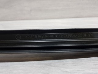 Накладка стекла передней левой двери, ориг. номер A2127250965, Mercedes E-klasse W212 2009-2013