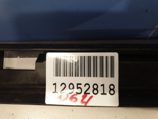 Кронштейн накладки порога передний левый, ориг. номер A1676988001, Mercedes GL-klasse X167 GLS