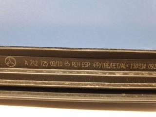 Накладка стекла передней правой двери, ориг. номер A2127251065, Mercedes E-klasse W212 2009-2013
