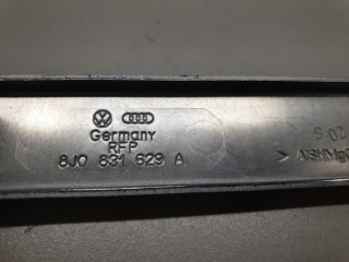 Кронштейн обшивки двери передней правой, ориг. номер 8J0831629A, Audi TT 8J 2006-2010