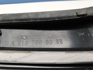 Накладка спойлера двери багажника, ориг. номер A2137900388, Mercedes E-klasse W213 2016-2021