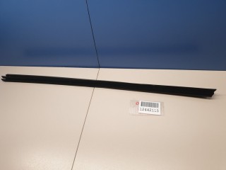 Накладка стекла передней левой двери, ориг. номер 8W0837479, Audi A4 B9 2015-2020
