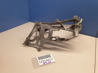 Кронштейн панели радиатора правый, ориг. номер A2056225300, Mercedes C-klasse W205 2014-2018