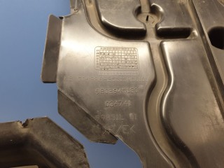 Дефлектор воздушного потока правый, ориг. номер 9802945180, Citroen C3 Picasso 2012-2017