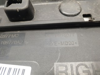 Накладка двери передней правой, ориг. номер 98114040VV, Peugeot 3008 P84