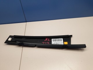 Накладка рамки двери задняя левая, ориг. номер A2136900387, Mercedes E-klasse W213 2016-2021