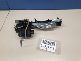 Кронштейн ручки двери передней левой, ориг. номер 6920230040, Lexus GS S190