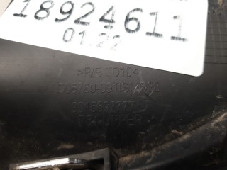 Решётка в бампер правая, ориг. номер 1617977580, Peugeot 3008 P84