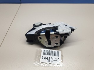 Замок двери передней левой, ориг. номер 6904053140, Toyota Prius W50