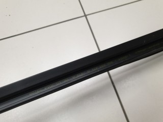 Накладка стекла передней правой двери, ориг. номер 3AA837472A, Volkswagen Passat B7 2011-2015