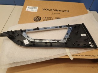 Накладка обшивки двери задней правой, ориг. номер 4M8867450DRQ8, Audi Q8 4M8 2018-2023
