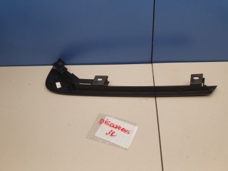Накладка рамки двери задняя правая, ориг. номер LR082903, Land Rover Discovery 2017-2021